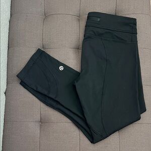 Lululemon Black Athletic Cropped Leggings ~ size 4